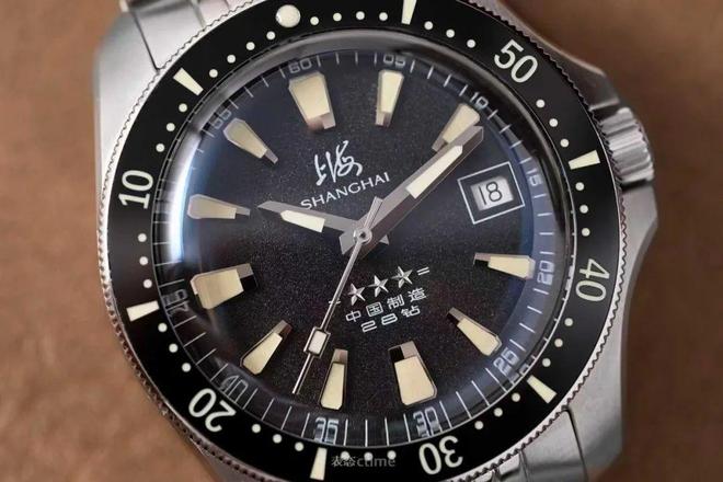 潜水表就是我一直在等的“国产小黑盾”终于等到了它的复刻！5k不到这块新品(图8)