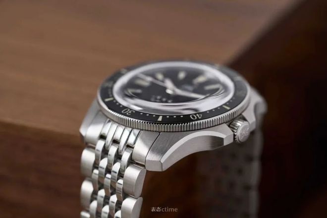 潜水表就是我一直在等的“国产小黑盾”终于等到了它的复刻！5k不到这块新品(图7)