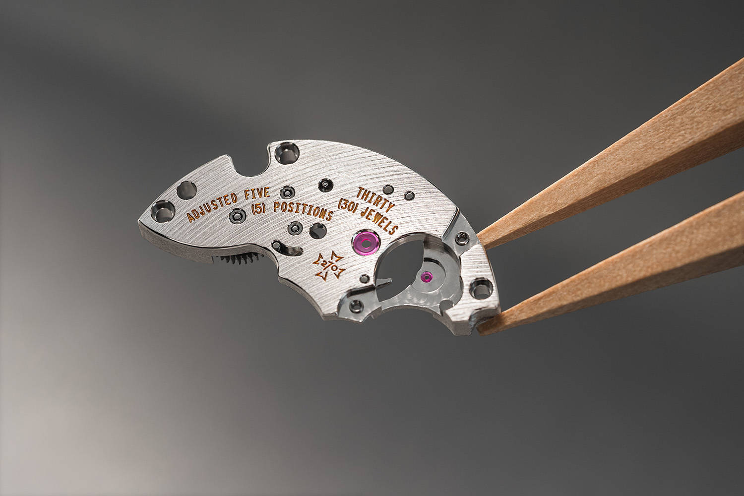 载深情厚谊的“周年”之作2025日内瓦表展 承(图6)